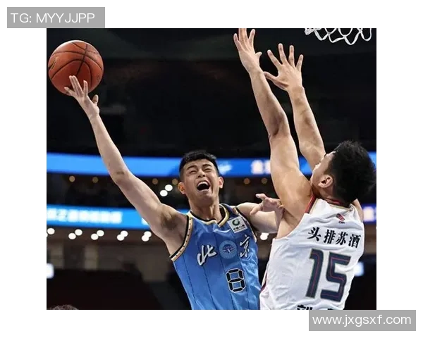 方硕的篮球之路：从青涩少年到职业球员的成长历程与挑战